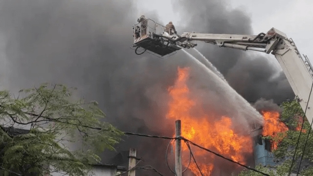 greater Noida, Delhi, Fire