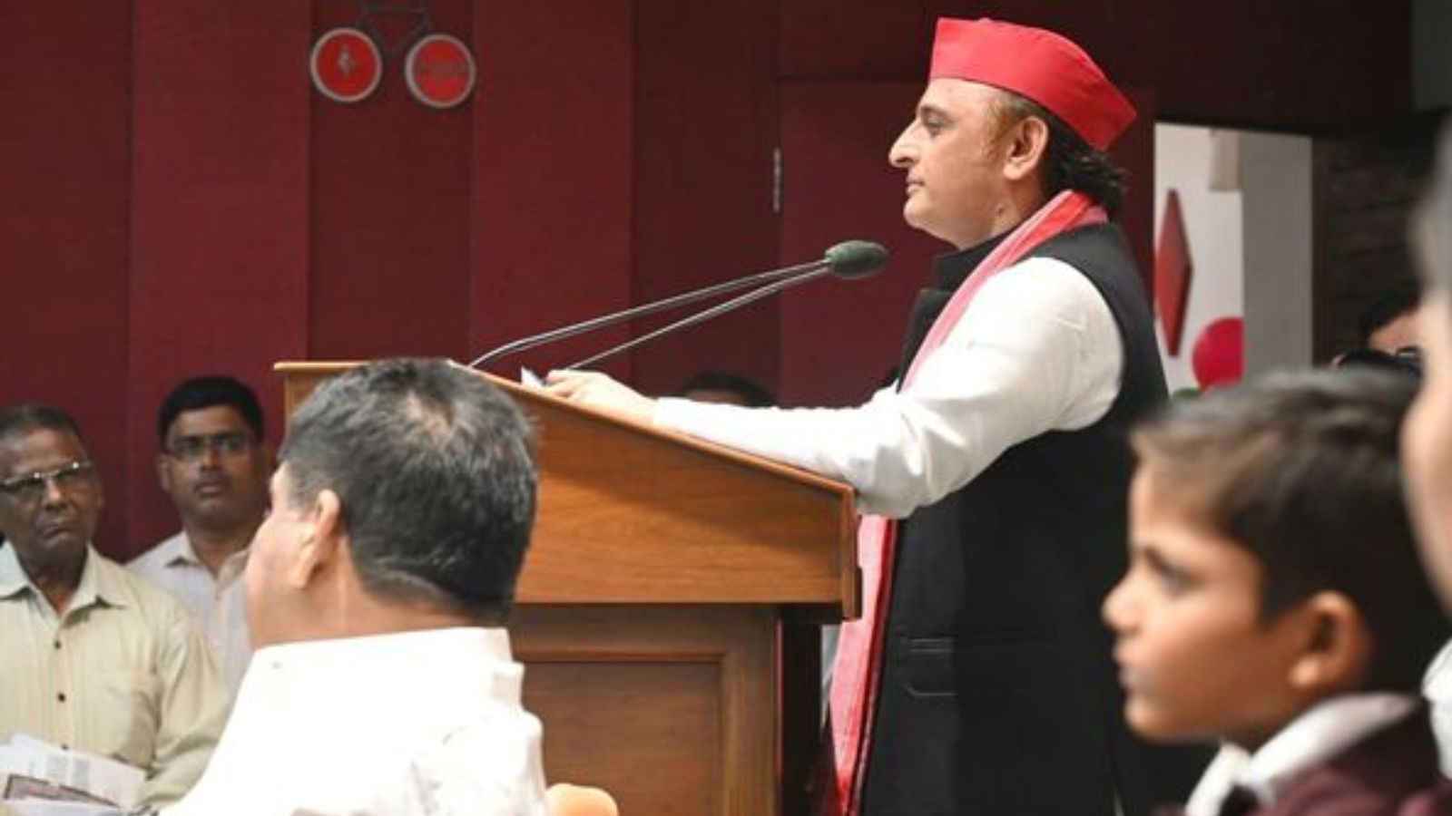 Clothes alone don't make one Yogi: Akhilesh Yadav | Lucknow News - The  Indian Express