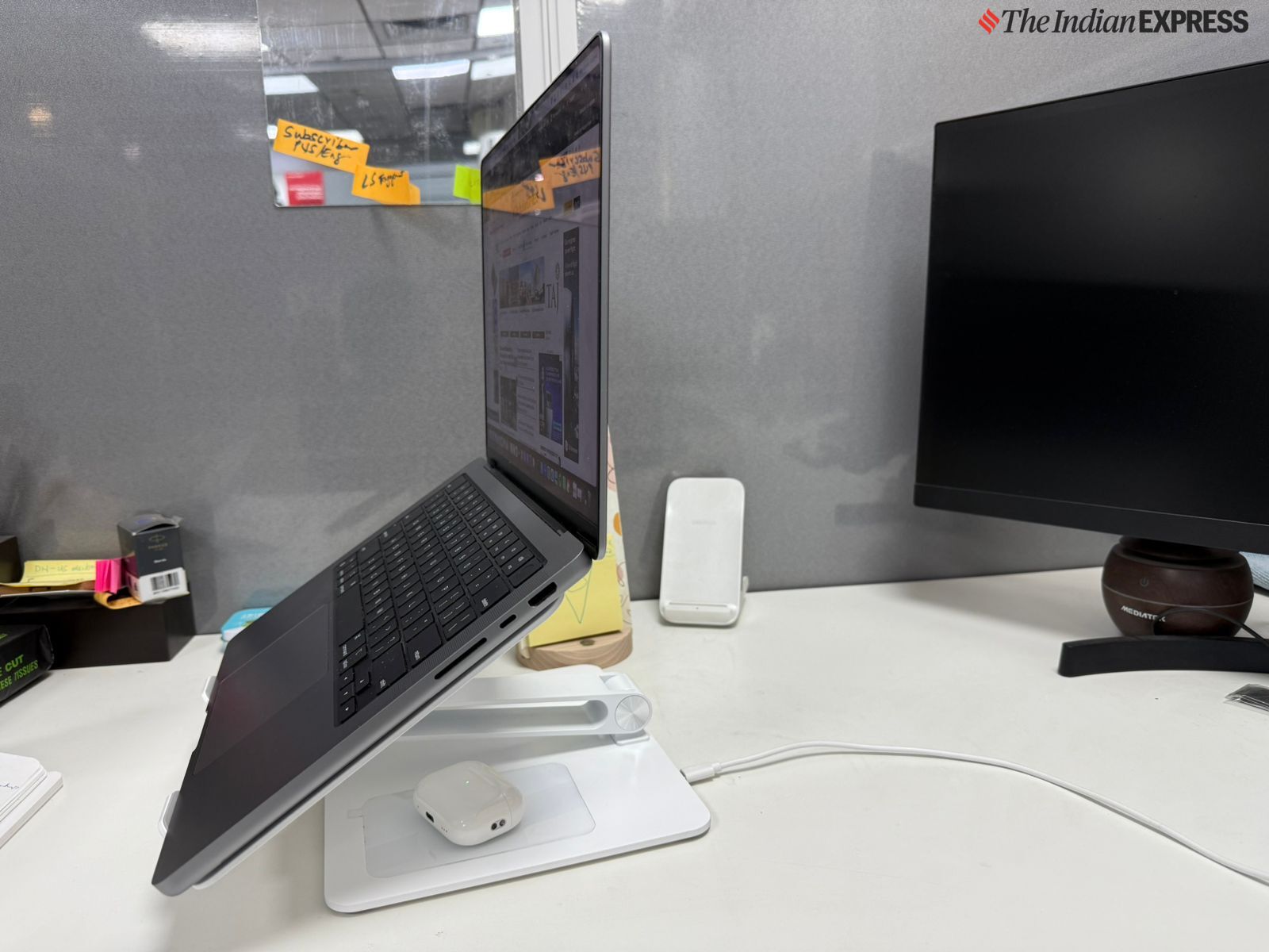 Alogic Elite laptop stand