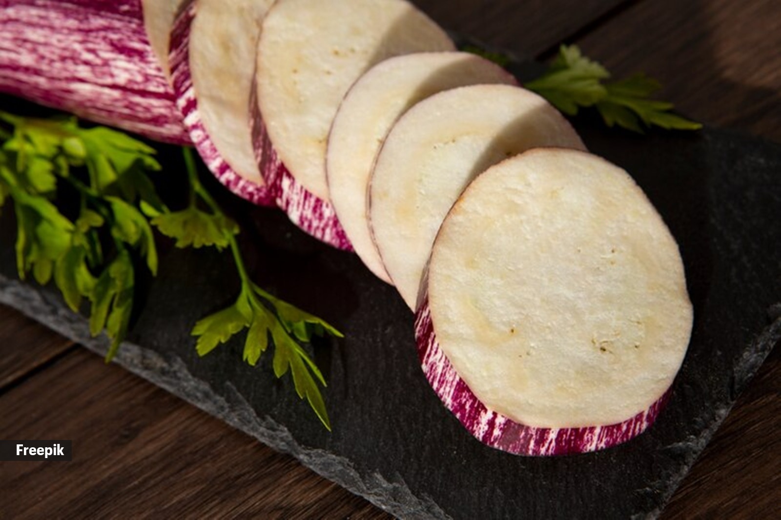 Eggplants, curd, and panch phoron are the main ingredients in panch phoron dahi baingan