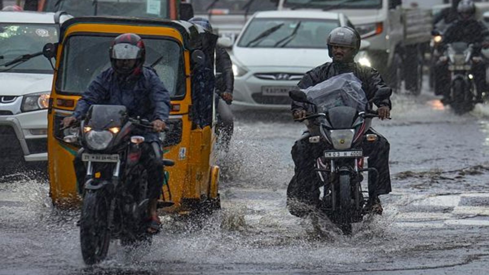 Tamil Nadu Chennai Rains, Weather Today LIVE Updates: Rain lashes several parts of Tamil Nadu, cyclonic storm brewing over Bay of Bengal