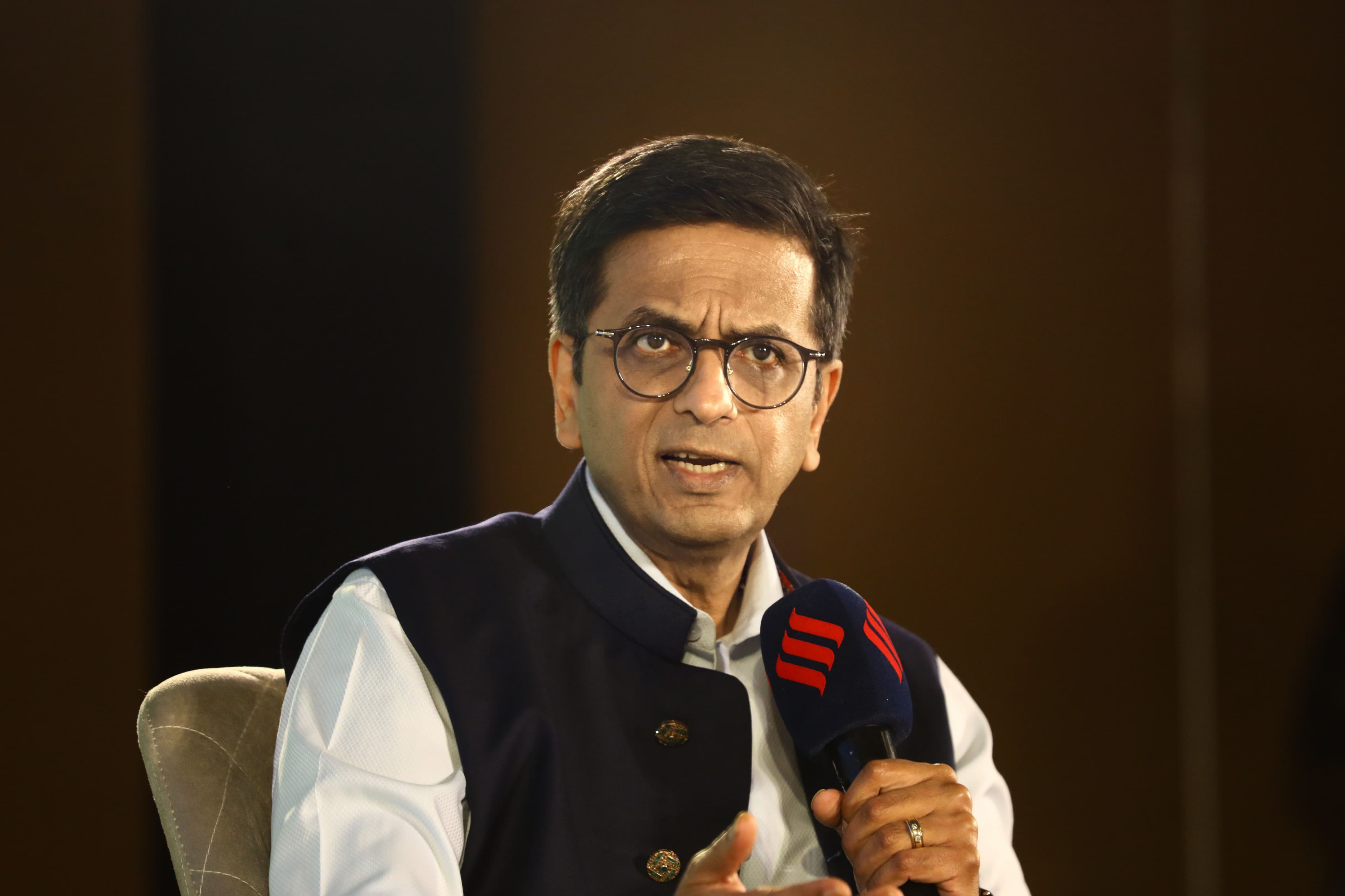 Chandrachud bids farewell, emphasizes serving the needy