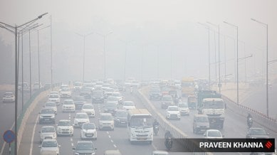 Delhi News Live Updates: Dense smog in New Delhi