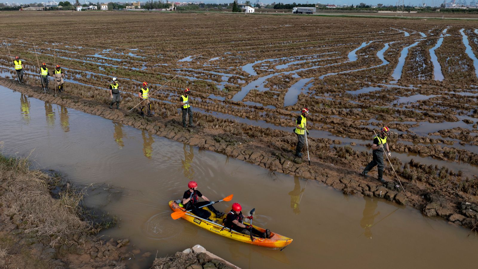 Tens of thousands of Spaniards demand the resignation of Valencia leader for bungling flood response | News Today News Tens of thousands of Spaniards demand the resignation of Valencia leader for bungling flood response | News Today News