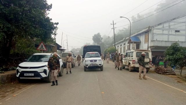 Three militants belonging to the Kangleipak Communist Party (Peoples' War Group) outfit were arrested connected  Thursday for possessing firearms and extorting people