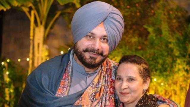 navjot singh sidhu woman  crab  treatment