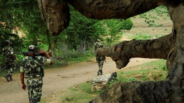 The incident took place around 8 am in a weekly market area in Jagargunda. The two policemen were part of a group of around 20 on bandobast duty.