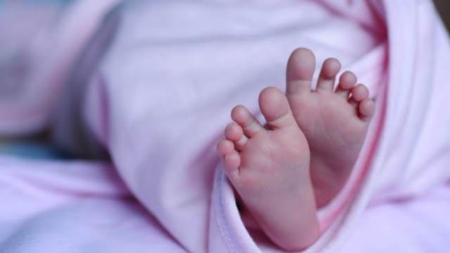 Madhya Pradesh, Madhya Pradesh pistillate   gives commencement  connected  handcart, babe  dies, newborn dies, Indian explicit  news, existent   affairs