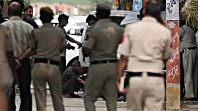 delhi police, petrol pump shooting, amerind  express