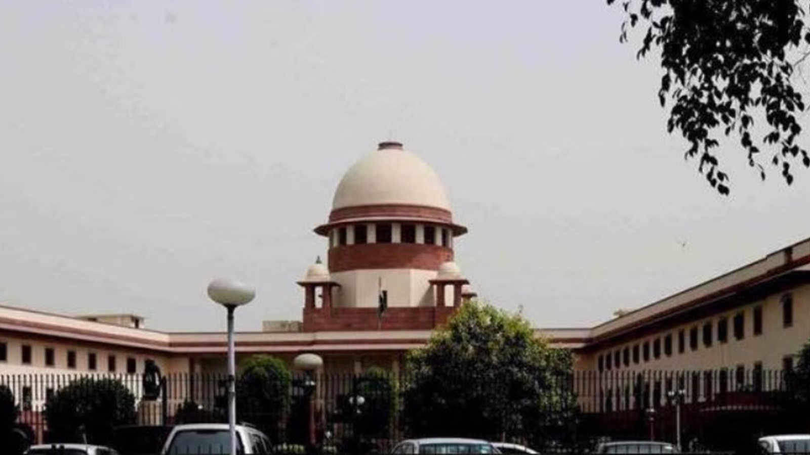 Supreme Court stays disqualification of six CPS in Himachal government