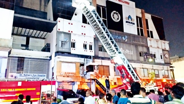 Surat commercialized  analyzable  fire, Surat analyzable  spa fire, Surat spa fire, Ahmedabad news, Gujarat news, India news, Indian express, existent   affairs