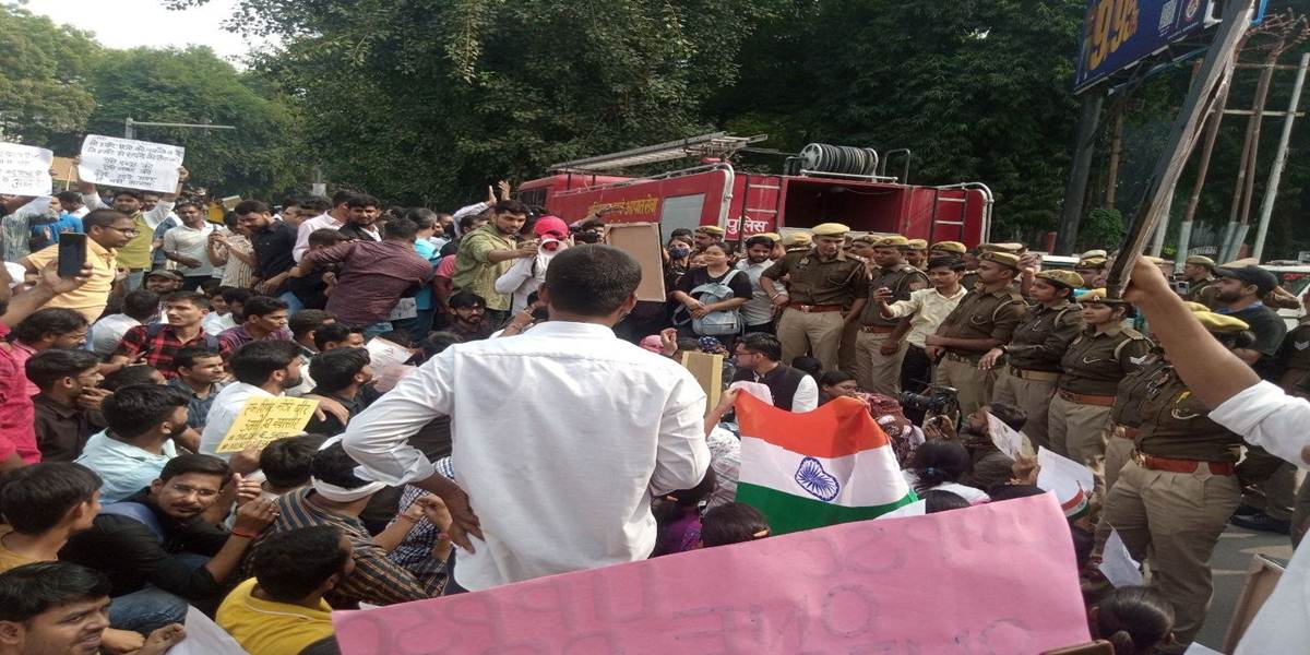 Why are UPPCS PCS Prelims & RO, ARO exams candidates protesting?