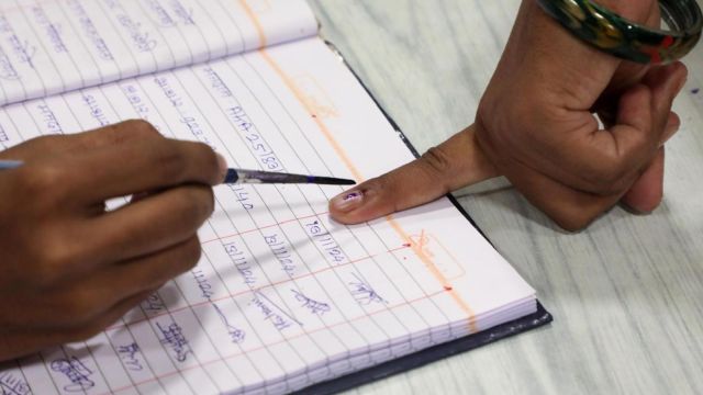 Employees connected  predetermination  work  casting their votes successful  beforehand  arsenic  the voting started connected  Monday. A presumption    astatine  Shivajinagar predetermination  bureau   connected  Wednesday. Express photograph   by Arul Horizon