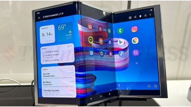 Samsung's rumoured multi-fold telephone  is said to person  a 9-10 inch screen.