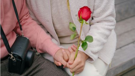 gestures, relationships, love, couples, dating