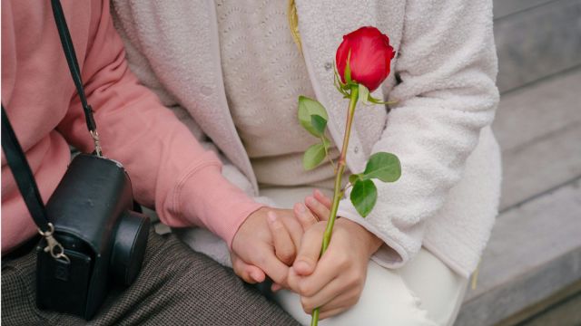gestures, relationships, love, couples, dating