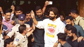 allu arjuan arrest, allu arjun arrested, allu arjun, pushpa 2, pushpa 2 stampede, pushpa 2 news, pushpa the rule, allu arjun news, pushpa 2 latest news, hyderabad news, telugu news,