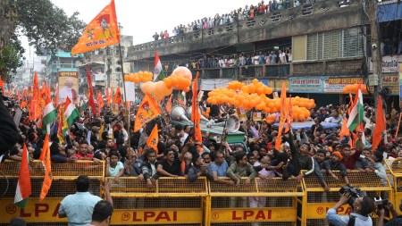 Bangladesh nationals rush home amid rumours of border sealing