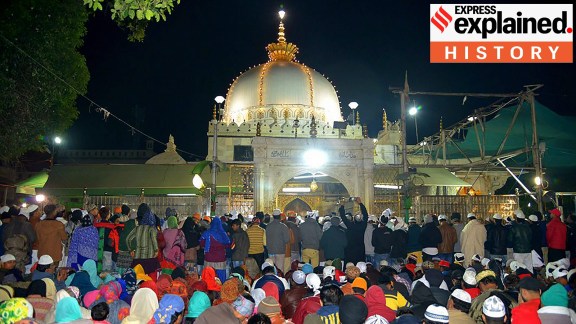 ajmer dargah, ajmer dargah sharif, shiva temple beneath dargah, ASI, Hindu sena chief vishnu, ajmer dargah, court issues notices, archaeological survey of india, ajmer dargah committee, hindu temple under ajmer dargah, ajmer dargah survey,ajmer dargah conflict, ajmer mosque, ajmer sharif history, khwaja moinuddin chisti shrine, ajmer sharif news, rajasthan news indian express explained, current affairs