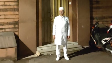 High priest of Iranian Zoroastrians on eight-day trip to India