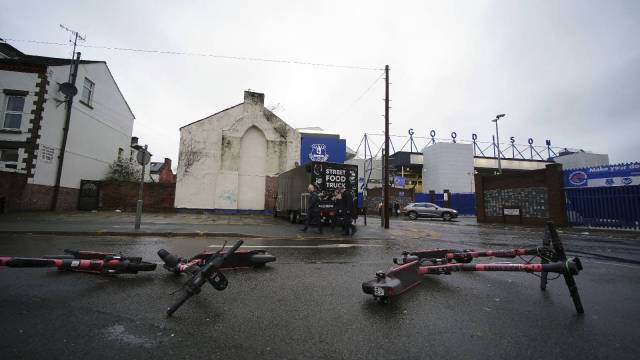 Everton vs Liverpool postponed