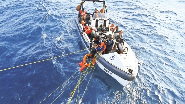 joint Indo-Pak operation, crew members rescued, 12 crew members rescued after vessel sinks, Indian Coast Guard, Ahmedabad news, Gujarat news, India news, Indian express, current affairs