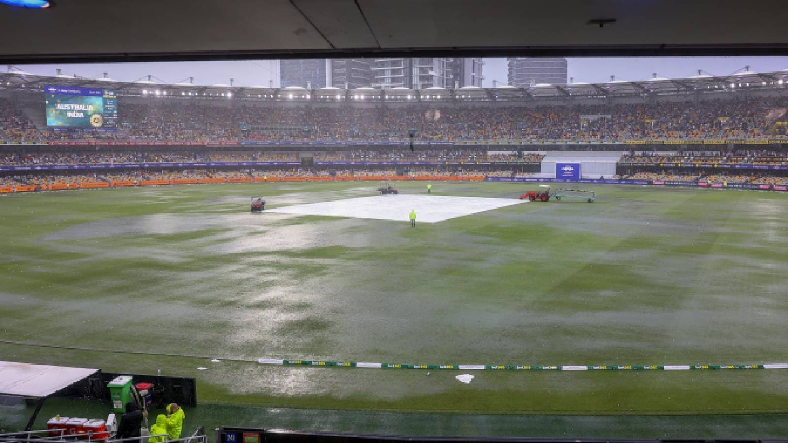 Why did Cricket Australia issue full refunds to supporters after Day 1 of 3rd IND vs AUS Test was washed out in Gabba
