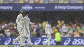 Nathan Lyon and Virat Kohli, Gabba Test, Rain