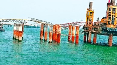 crane collapse, Gujarat crane collapse, crane collapse at jetty, Okha crane collapse at jetty, Ahmedabad news, Gujarat news, India news, Indian express, current affairs