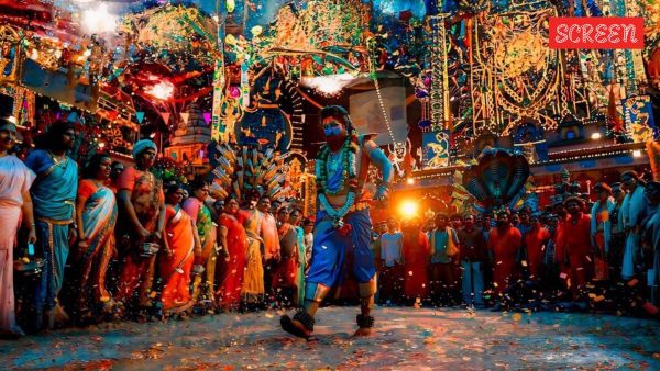 Allu Arjun in Pushpa 2's Jaathara sequence
