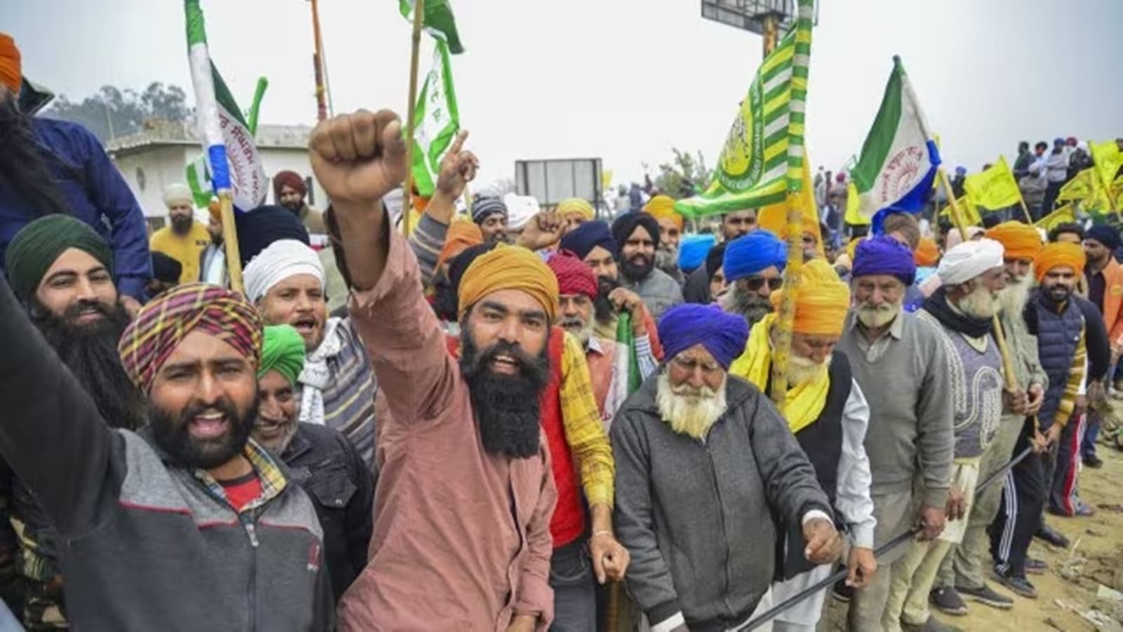 Traffic chaos likely as farmers march to Punjab Governor House today