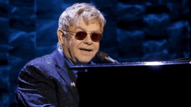 Elton John, eye infection