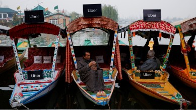 Now, book an Uber Shikara in Dal