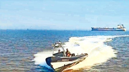navy boat crash, Ferry, Mumbai boat capsize, Mumbai ferry capsized, Mumbai ferry capsize, Mumbai coast, Elephanta Island, Navy speedboat, Mumbai news, Maharashtra news, Indian express, current affairs