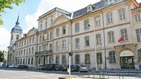 For students aspiring to lead in Social Science, Bocconi University in Milan and Sciences Po in Paris are two of Europe’s premier institutions.