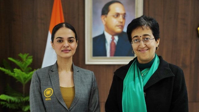 Delhi chief minister Atishi posted this photo on X after meeting chess player Tania Sachdev. (PHOTO: @AtishiAAP via X)