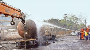 LPG tanker explosion, LPG tanker explosion, Jaipur hospital, Jaipur Ajmer highway, Jaipur Ajmer highway LPG tanker explosion, Indian express news, current affairs