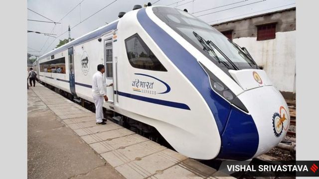 Vande Bharat Express bid     proceedings  tally  successful  advancement  betwixt  Gorakhpur and Lucknow astatine  Charbagh Railway Station successful  Lucknow. (Express file)