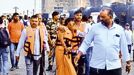 Mumbai ferry capsized, Mumbai ferry capsize, Mumbai coast, Elephanta Island, Navy speedboat, Mumbai news, Maharashtra news, Indian express, current affairs