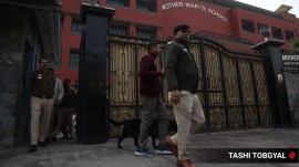 delhi school bomb threat