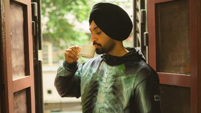 Diljit Dosanjh connects with Kolkata’s taste  roots by visiting the iconic Indian Coffee House up  of his concert