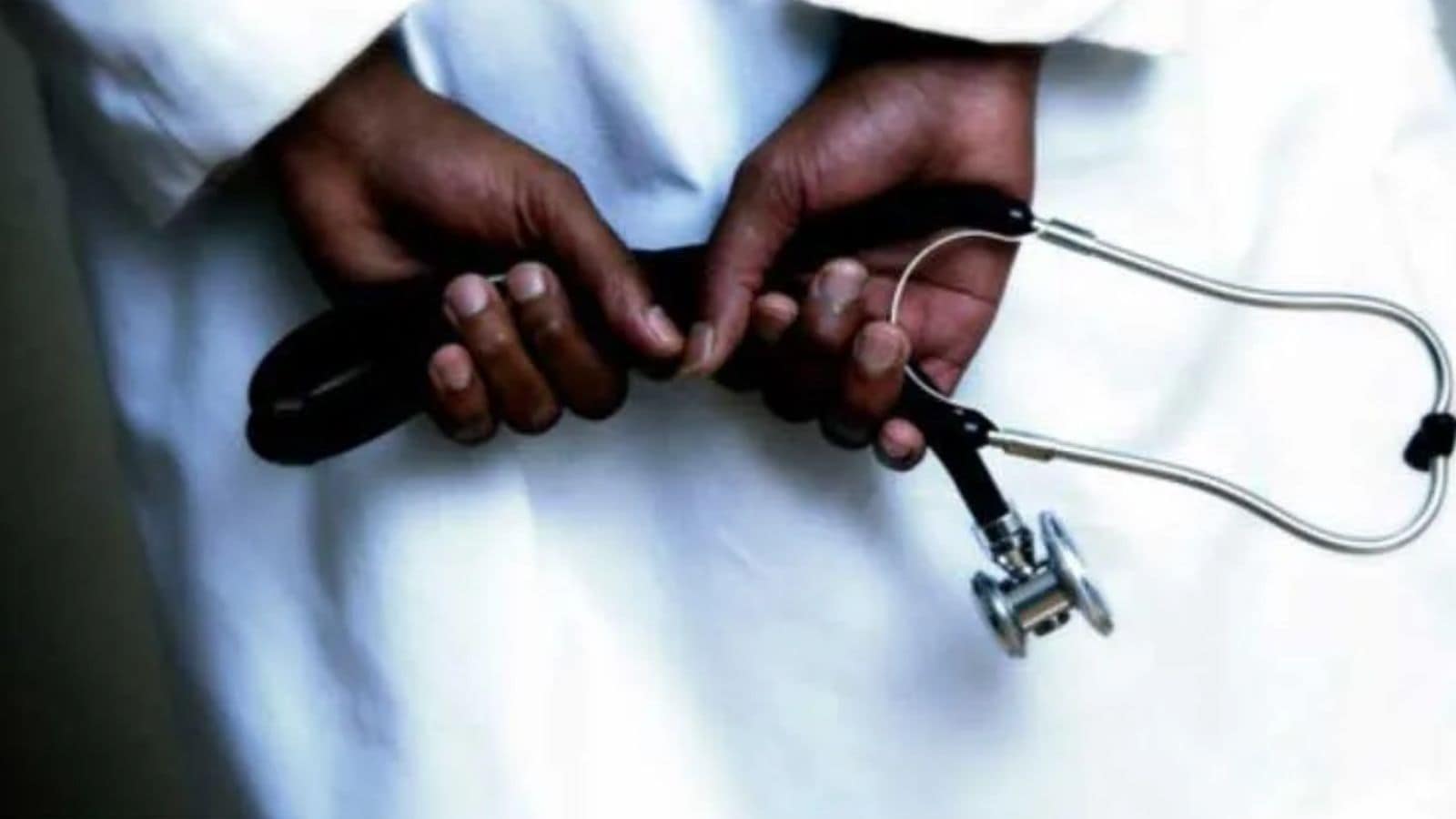 The list of doctors who face the fine includes senior residents from prominent institutions across West Bengal. (Representational Image)