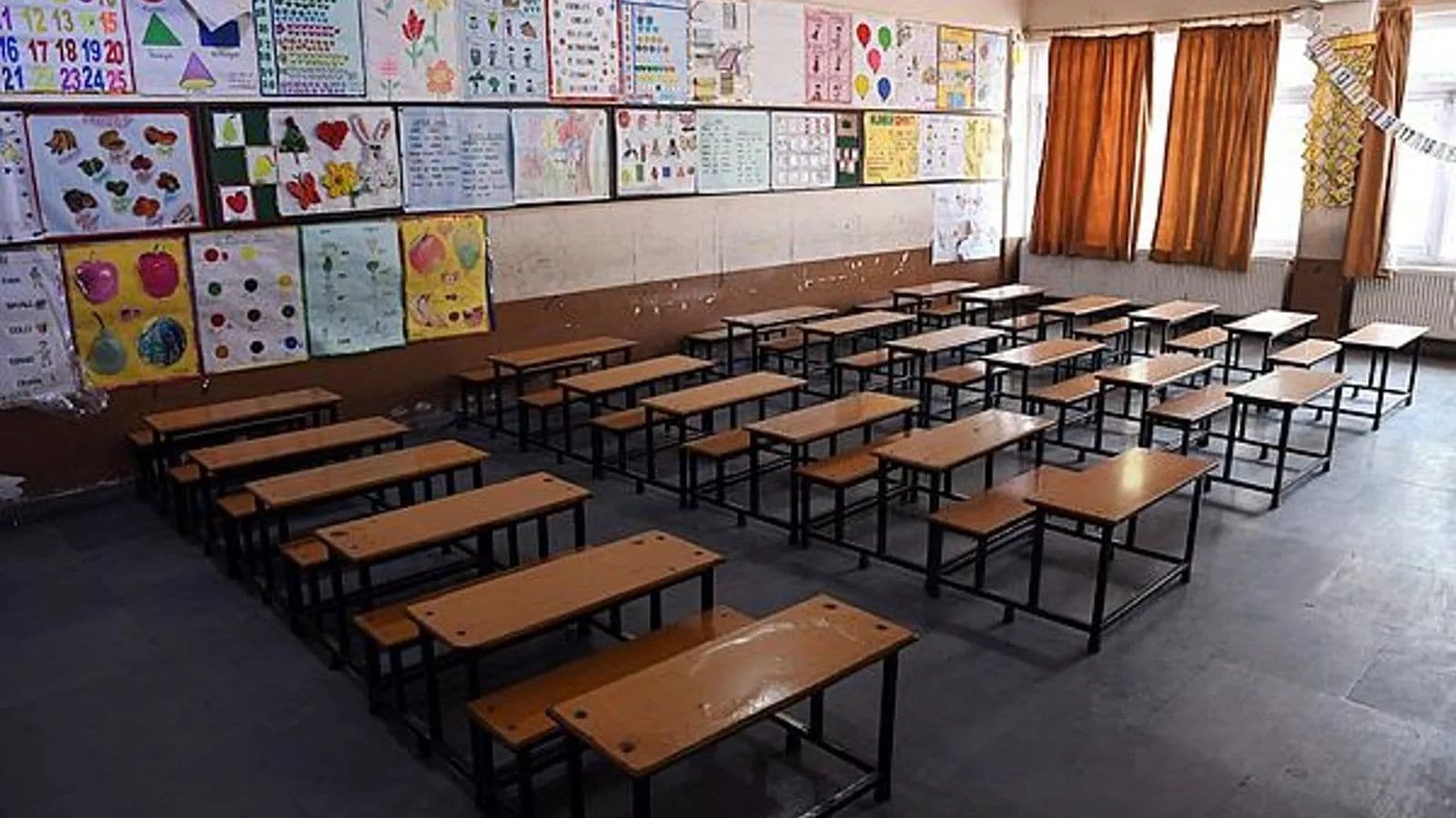Kashmir authorities announce summer break in schools across valley