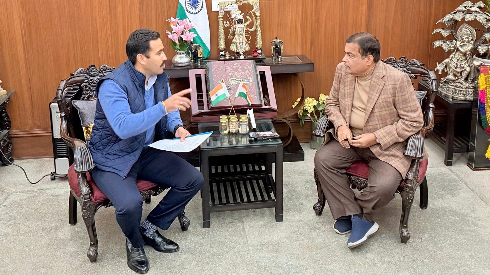 Himachal Pradesh PWD Minister Vikramaditya Singh and nitin gadkari meeting, himachal bridges and roads construction support news, indian express