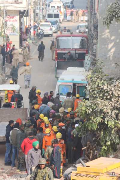 mohali building collapse 