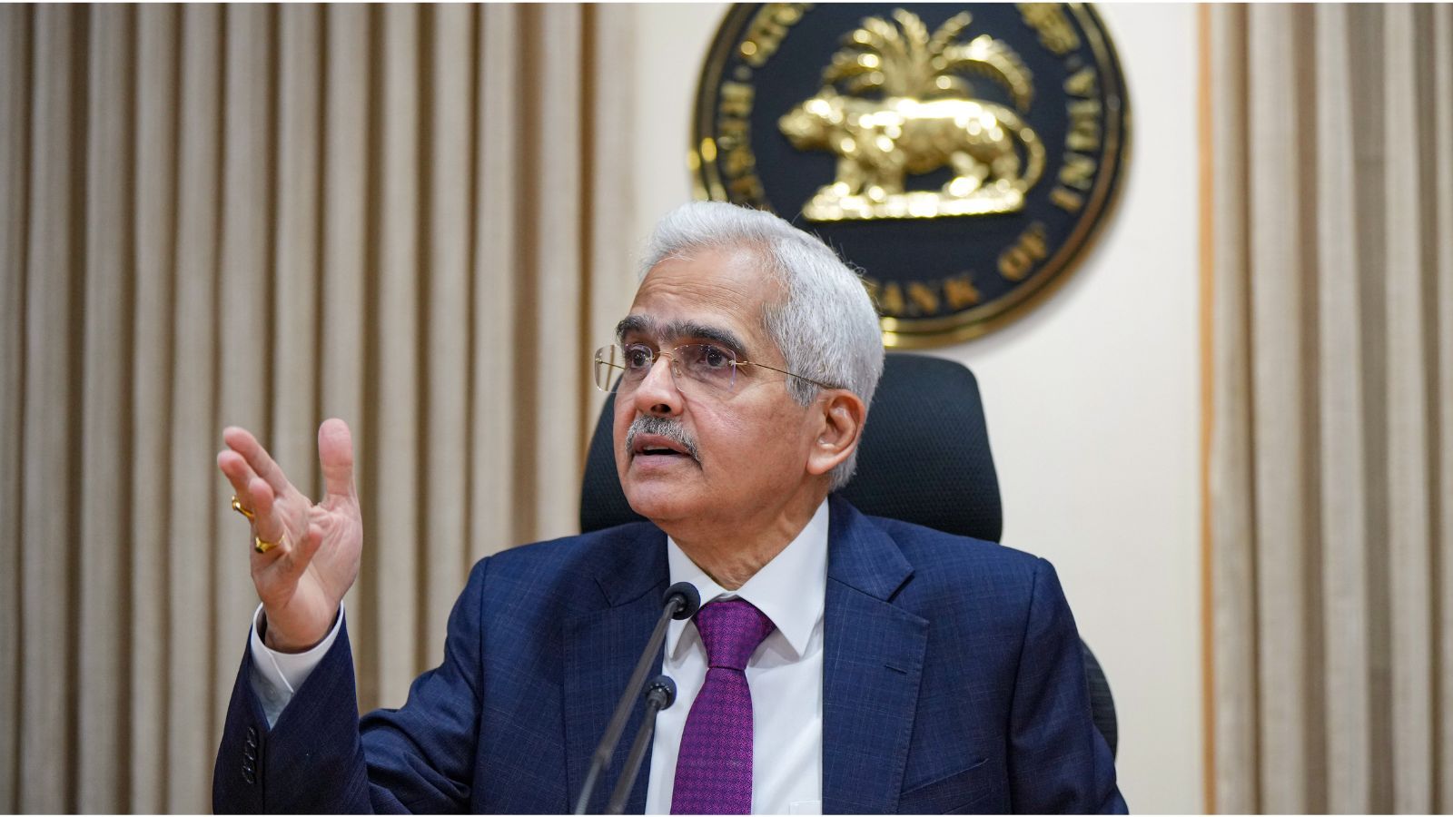 RBI Governor: Slowdown in economic activity bottomed out in July-Sept ...