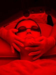Is red light therapy effective for treating pain, inflammation, and wounds?