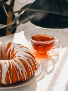 Step-by-step guide to make a moist bundt cake