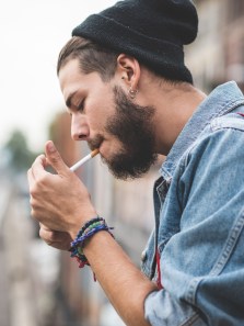 Why smoking reduces life expectancy and compromises health