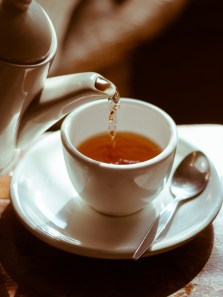 Can skin tea treat acne, pigmentation and hair fall?